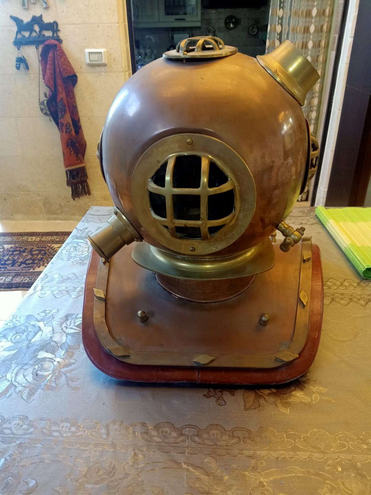 divers helmet